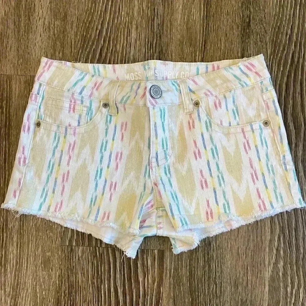 Womens Mossimo Aztec Print Shorts - 7